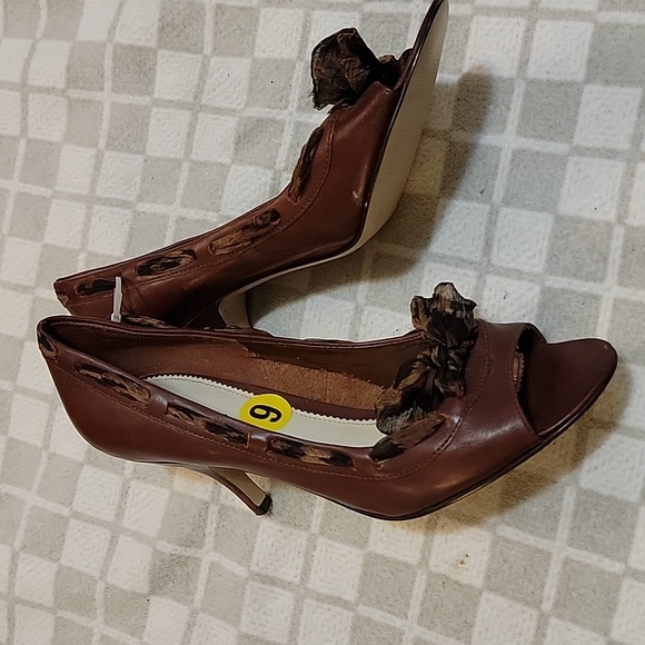 Shoes - Picture 3 of 5